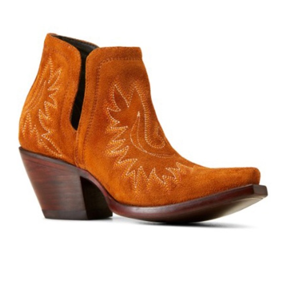 Ariat Shoes - ARIAT WOMEN'S DIXON FASHION BOOTIES snip toe size